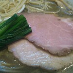 中華そばや 和凡 - レアチャーシューと鶏チャーシュー