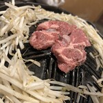 羊肉炭火焼 肉汁屋 - 