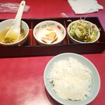 台湾料理　長楽 - オーダーから一分で配膳されましたがスープとご飯はおかずと一緒が良いですね！w(゜o゜)w