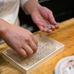 うを徳 - 《勢州桑名（そのてはくはなの）》"膾殘魚（しらうを）"