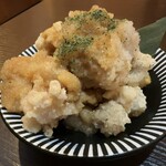 Taishuushouwaizakayakannainoyuuyakeichibamboshikannaisakaba - デカい鶏皮ポン酢