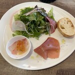 ジッカリア エスト - 