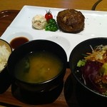 泰元 - 黒毛和牛100%極上ハンバーグ定食