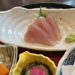 旬菜の味わい がら里 - ビンチョウマグロ　自家製もずく酢