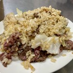 阿村牛肉湯 - 牛肉炒飯、ニンニク効いていて美味い