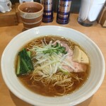 中華蕎麦 はる - 中華そば¥800＋大盛¥120バードアイアングル