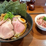 Menya Fukumaru - 特製スタミナ＋ミニチャーシュー丼