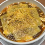 蝋燭屋 - 焼きチーズ麻婆麺倍辛1,500円
      チーズトッピング200円
      痺れ激増し100円