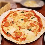 Atelier de Fromage Karuizawa Hatsuchishiniwa Ten - 瑪格麗特披薩