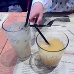 オービカ モッツァレラバー - ピッツァブランチとキッズプレートのジュースと長男。