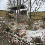 磊庵はぎわら - 雪が積もった中庭も風情があります