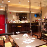 Over Take cafe dinin - 店内