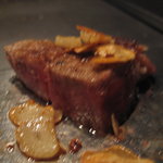 ステーキハウス 三松 - テンダーロインをミディアムレアで