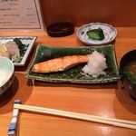 つばきや - 天然魚のお造りと焼き魚定食（１５００円）