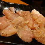 Taishuu Horumon Yakiniku Sakaba Hisshouen - 鶏もも（塩）　308円