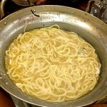 もつ焼き もつ鍋 亀戸 京もつ - 中華麺　330円