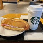 スターバックスコーヒー - アイスコーヒー、ハム＆マリボーチーズ石窯フィローネ