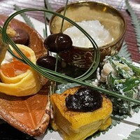 御料理 辻 - のれそれ(アナゴ稚魚)のおちょこ、わらび田楽、蝦夷鹿ヒレ肉、サーモンクリームチーズなど
