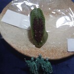 スイーツショップ アリス - 草焼餅(56g)118円　断面です