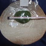 スイーツショップ アリス - 草焼餅(56g)118円　直径8cm