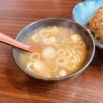 台湾ラーメン 江楽 - 炒飯のスープ