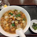 中華料理 華景園 - 鶏肉黒胡椒麺。