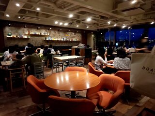 Royal Garden Cafe - 店内①