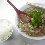 ラーメン専門店 大輝 - 醤油らーめん・並（７００円）＆小ライス（１００円）