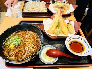 Maruya - 海鮮天ぷらと、かけ蕎麦一式｡