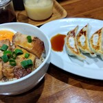 ぼのぼの - ミニ角煮丼＆餃子