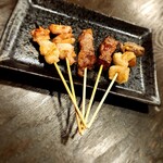 薄利多賣半兵ヱ - 料理写真:焼きトン(ホルモン)の盛り合わせ