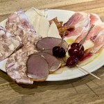 BARU 竹末 - 自家製ハム盛(980円)