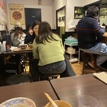 元祖豚丼屋TONTON - 店内　後客も２組ほど入店
