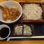Sarashina Kazokutei - 天丼は、丼でなくてもお茶碗で十分収まる量＠1,150円！
