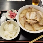 喜多方ラーメン 坂内 - 全体図。