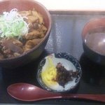 よって味りん - どて丼