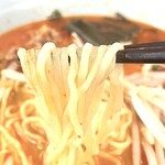 ラーメン専科とらの子 - ピリ辛スープが麺に絡み旨い。