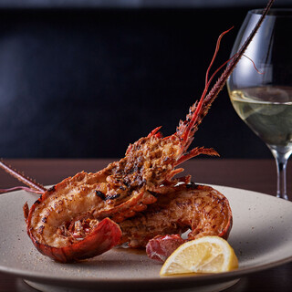 伊勢海老を丸々一尾愉しめるコースを、驚きの13000円で。