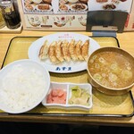 Ganso Sendai Hitokuchi Gyouza Azuma - 餃子定食