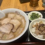 喜多方ラーメン 坂内 - 