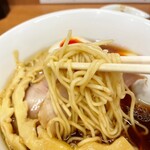 らぁ麺 時は麺なり - 全粒粉の星が入った細麺