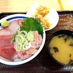 Tsukiji Shokudou Genchan - 本マグロ中落・ブリ二色丼と唐揚げ