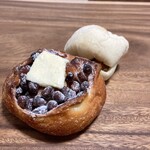 BAKERY FREELY - ハード大納言パン＆もちもち自家製キャラメル白塩パン