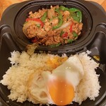 アジアンダイニング ダリマ - ガパオライス 900円（税込）