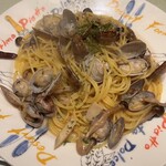 イタリアンレストランアンジェロ - アサリとキノコのガーリックパスタ