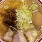 中華そば専門 田中そば店 - 中華そば並盛玉子入り円。真上から。