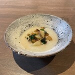 ワインとスパイス小料理 Dal Mellow - 白さの中にある優しい味わいとジャガイモの甘みが抜群。