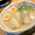 博多ラーメン 片岡屋 - 焼豚も柔らかくて美味しいです♡