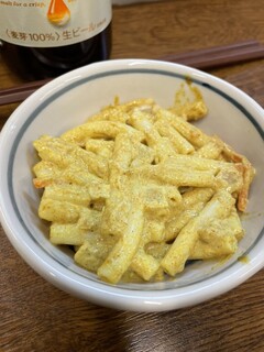 Tachinomihidaka - マカロニサラダ、カレー味　¥250 懐かしい風味