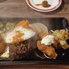 Sumiyakihambagunomisearakaruto - 料理写真:ハンバーグ180ℊに目玉焼きとカキフライ×2